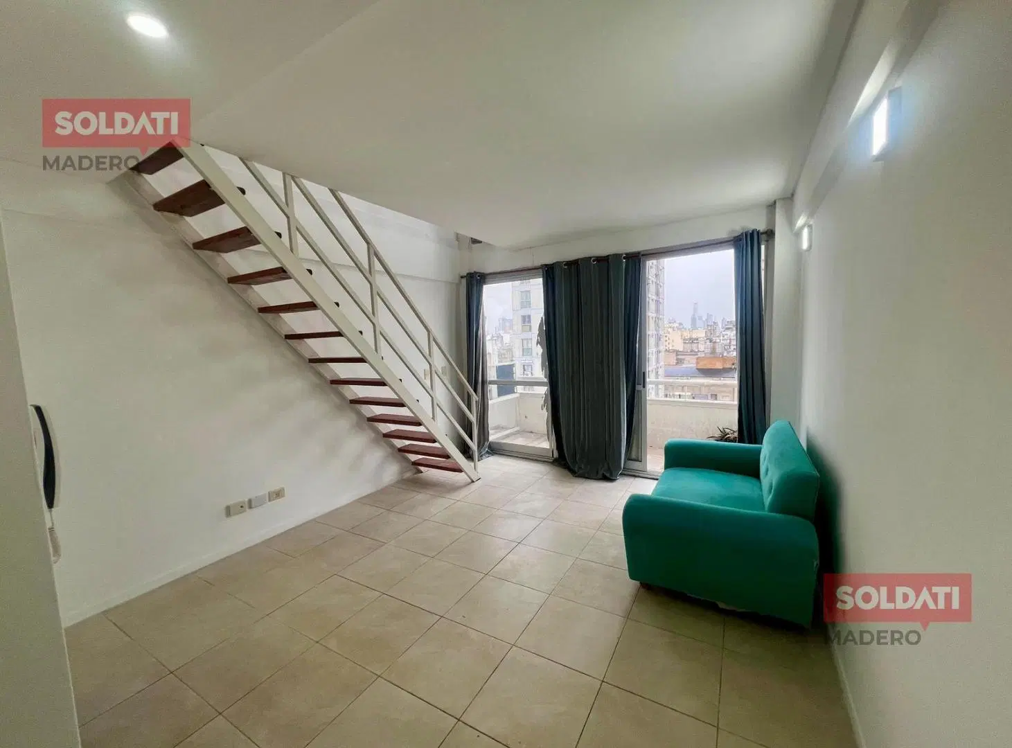 Venta Departamento dos ambientes dúplex en Monserrat 2