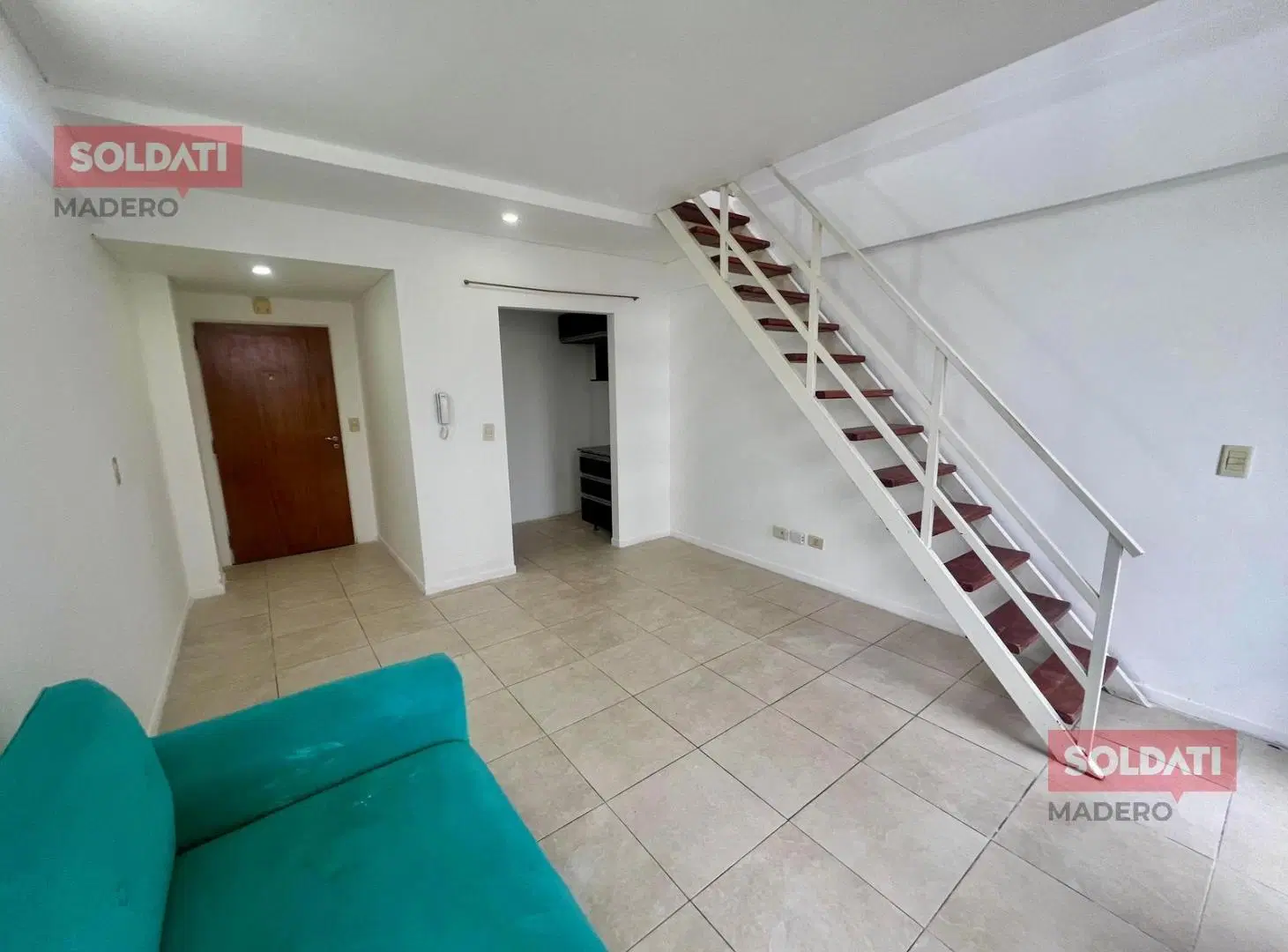 Venta Departamento dos ambientes dúplex en Monserrat 3