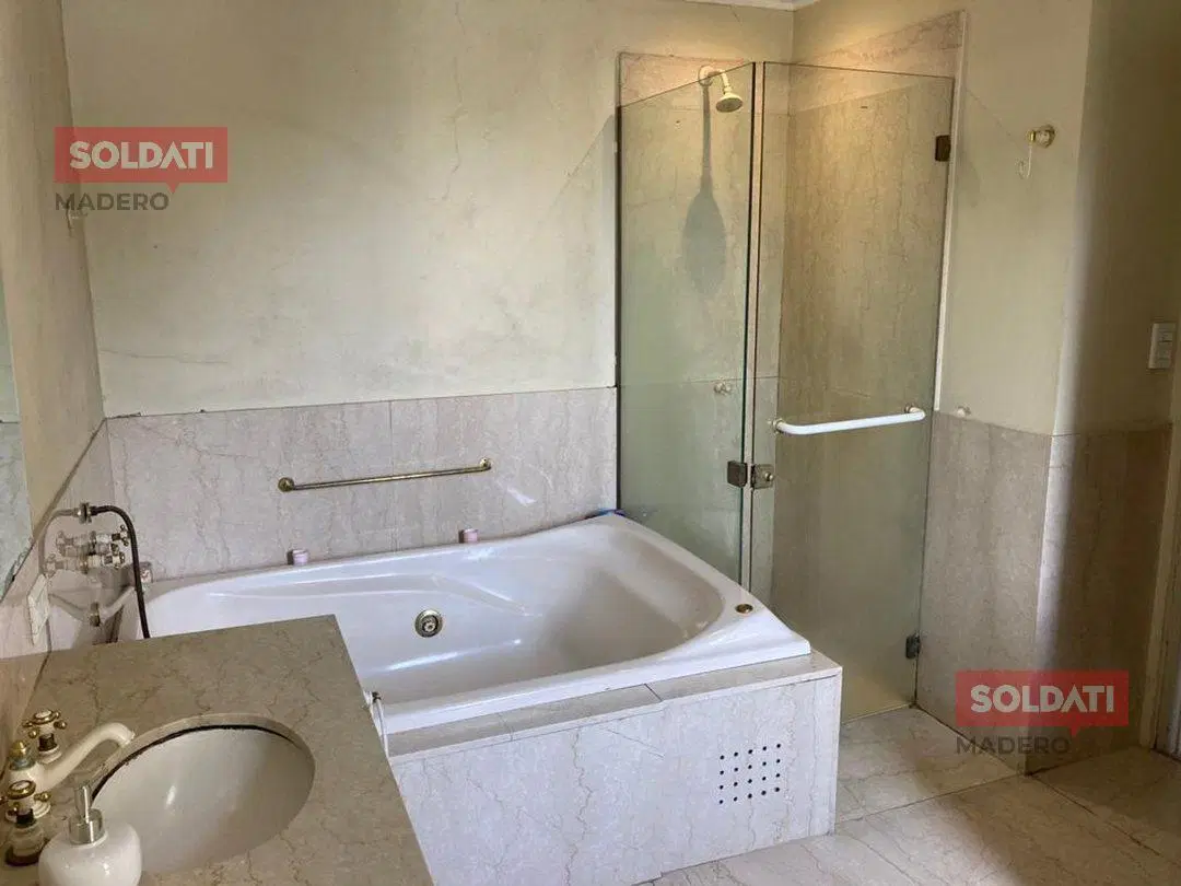 casa 6 amb con patio y depto indep en venta flores 5
