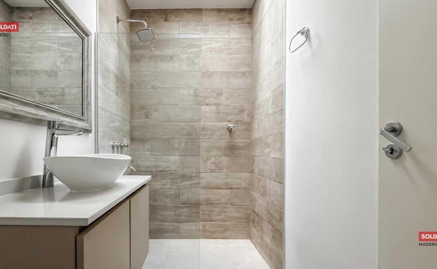 Foto de Venta - Casa de 4 Amb. en Santa Elena, Pilar del Este - Lote de 586m², imagen 4