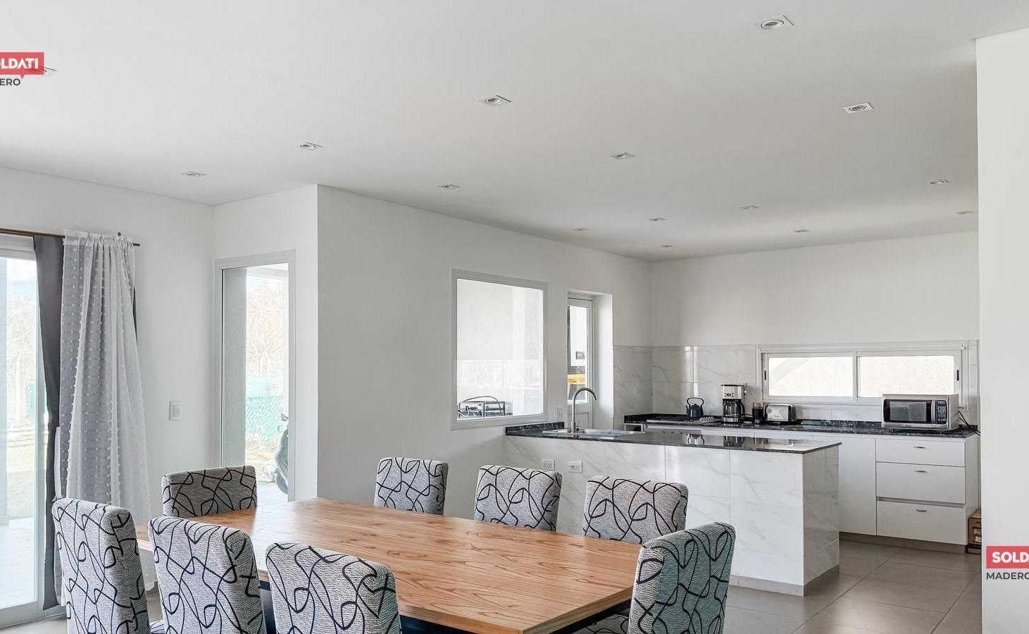 Foto de Venta - Casa de 4 Amb. en Santa Elena, Pilar del Este - Lote de 586m², imagen 2