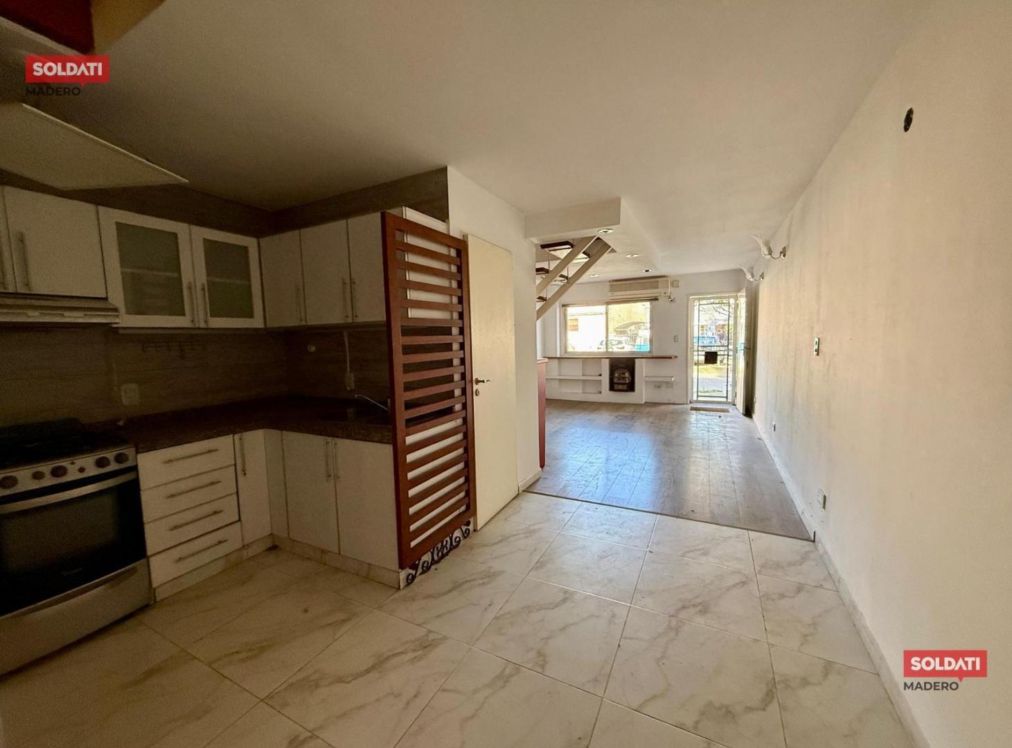 Foto de Venta PH Dúplex de 3 ambientes con terraza Villa Dominico APTO CREDITO, imagen 3