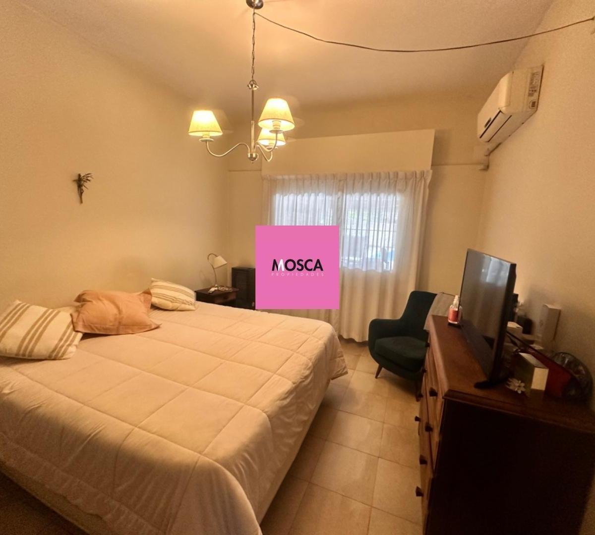 Encantadora Casa con Pileta Moreno Centro Permuto 4