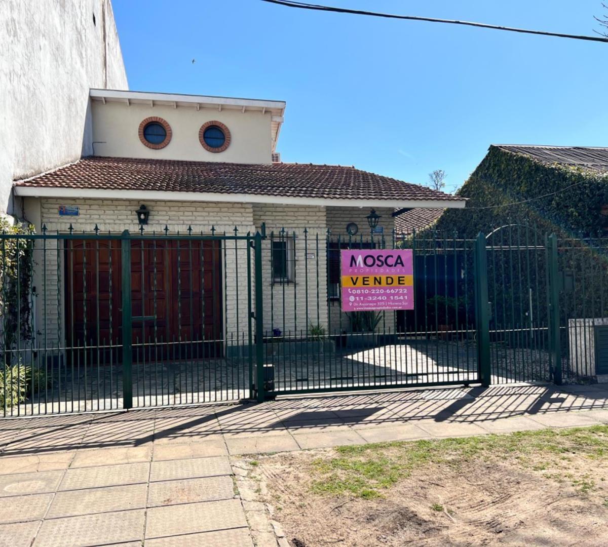 Encantadora Casa con Pileta Moreno Centro Permuto 3