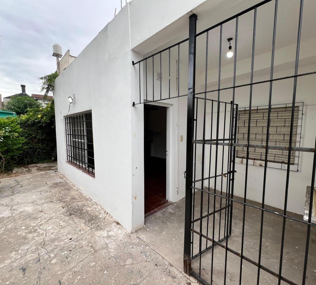 Oportunidad en Moreno Casa Com Parque Cochera 4