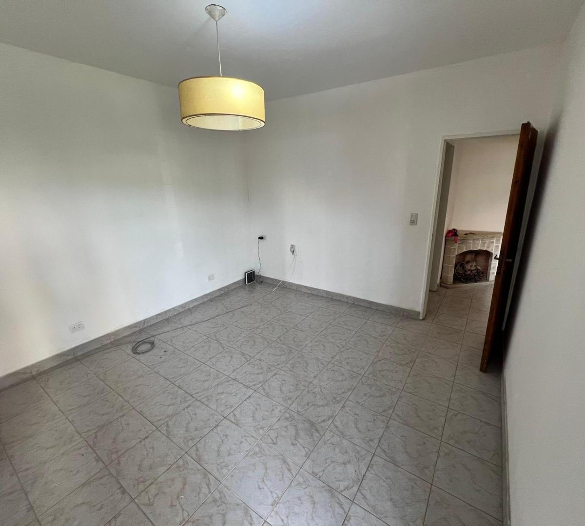 Oportunidad en Moreno Casa Com Parque Cochera 1