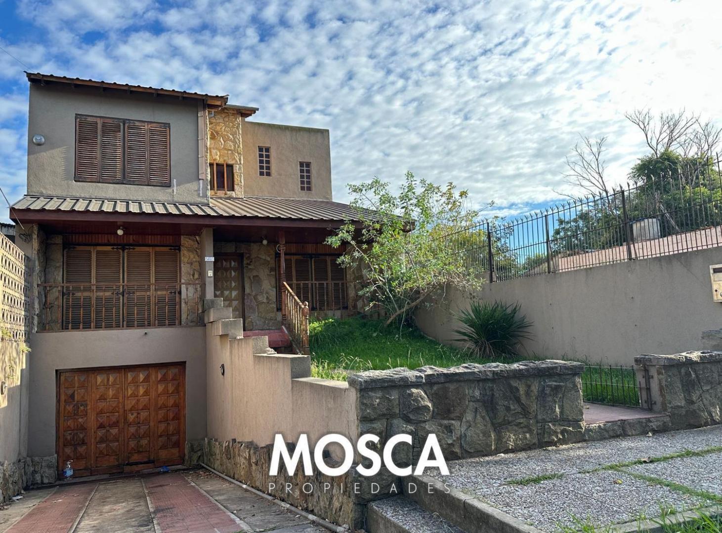 Foto de Casa sobre dos lotes Moreno vendo, imagen 3