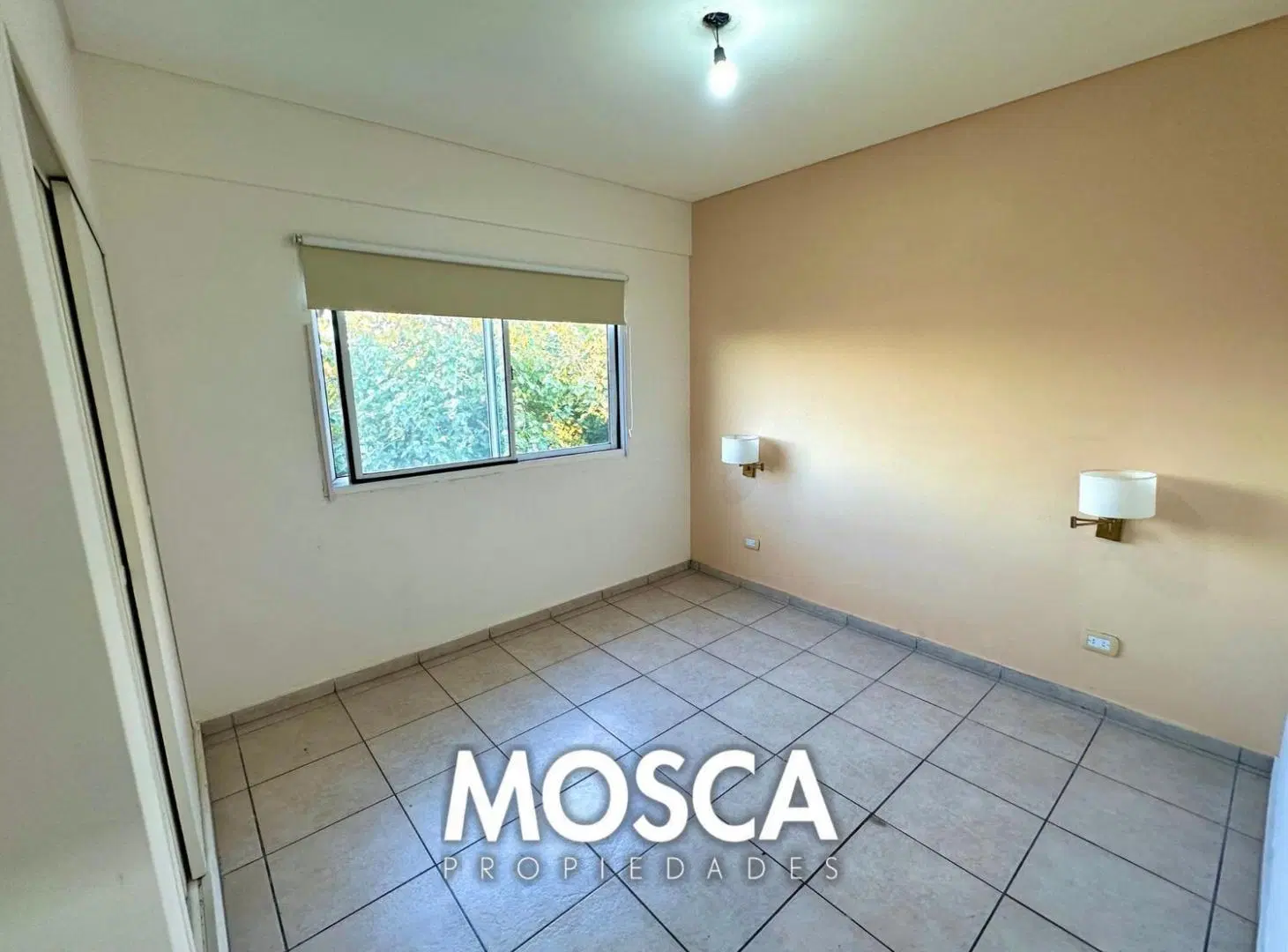 ALQUILO DOS AMBIENTES CON COCHERA MORENO CENTRO 1