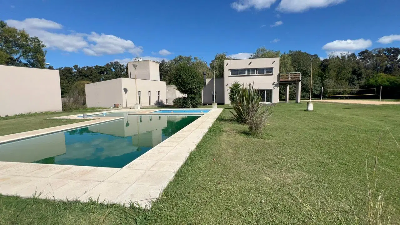 Predio deportivo en venta Quinta en La Reja 4