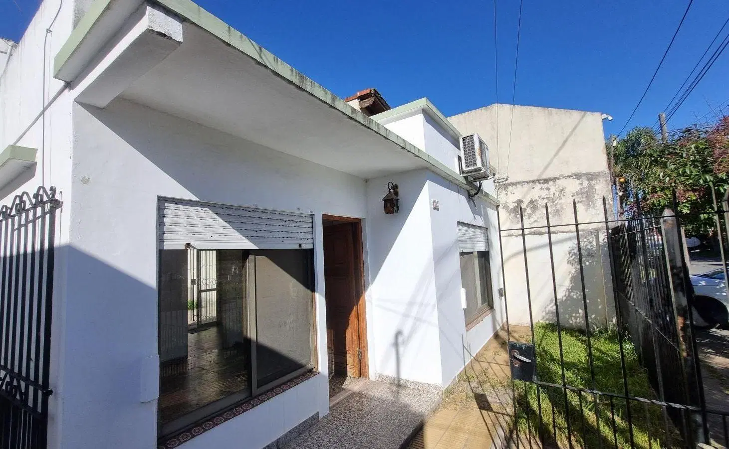 Vendo casa con Galpón en Moreno A METROS AUTOPISTA 3