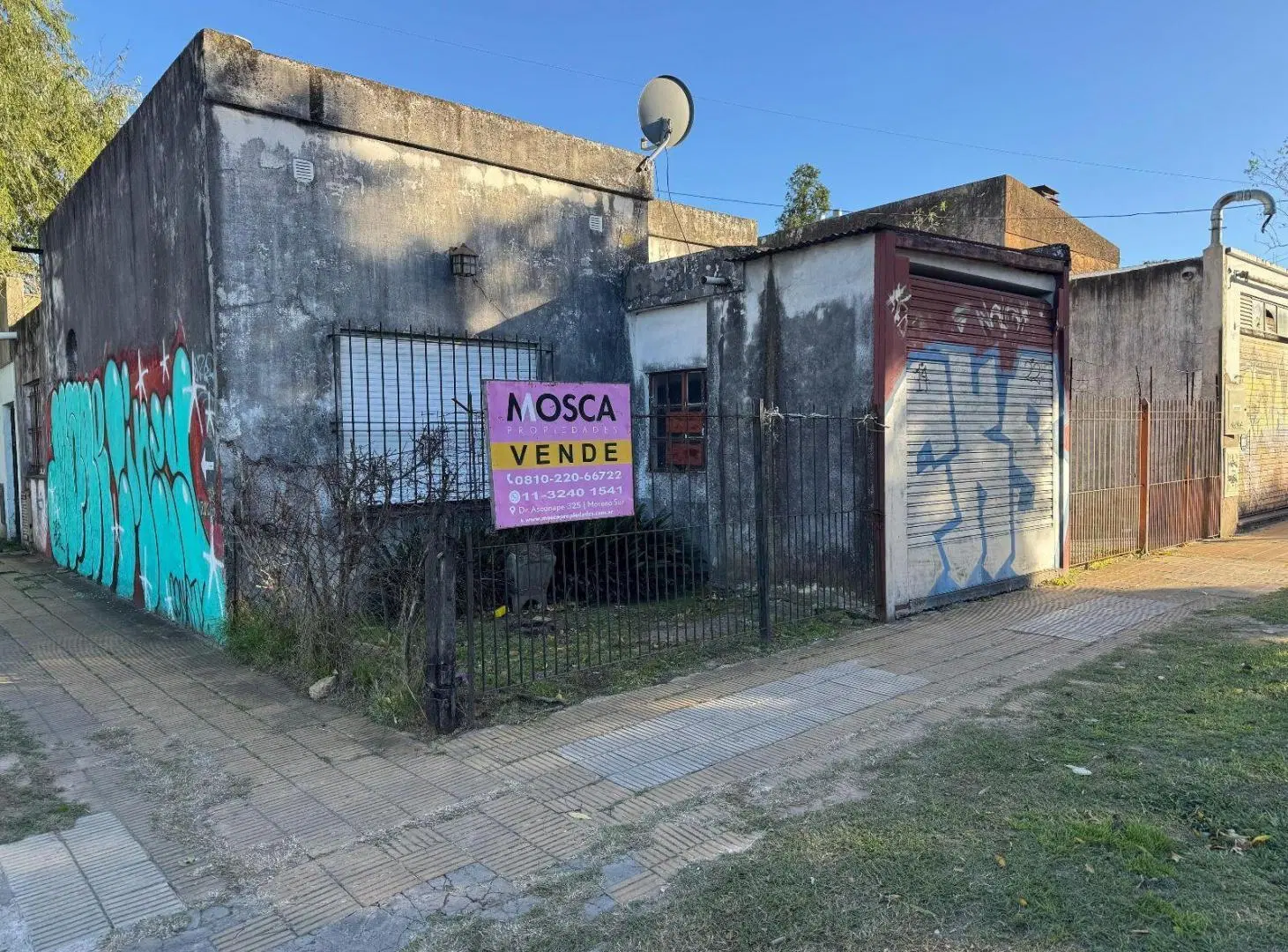 En venta esquina a refaccionar Casa   local Moreno centro 8