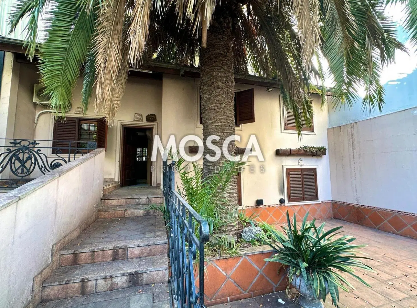 Casa en alquiler pleno centro de Moreno 4
