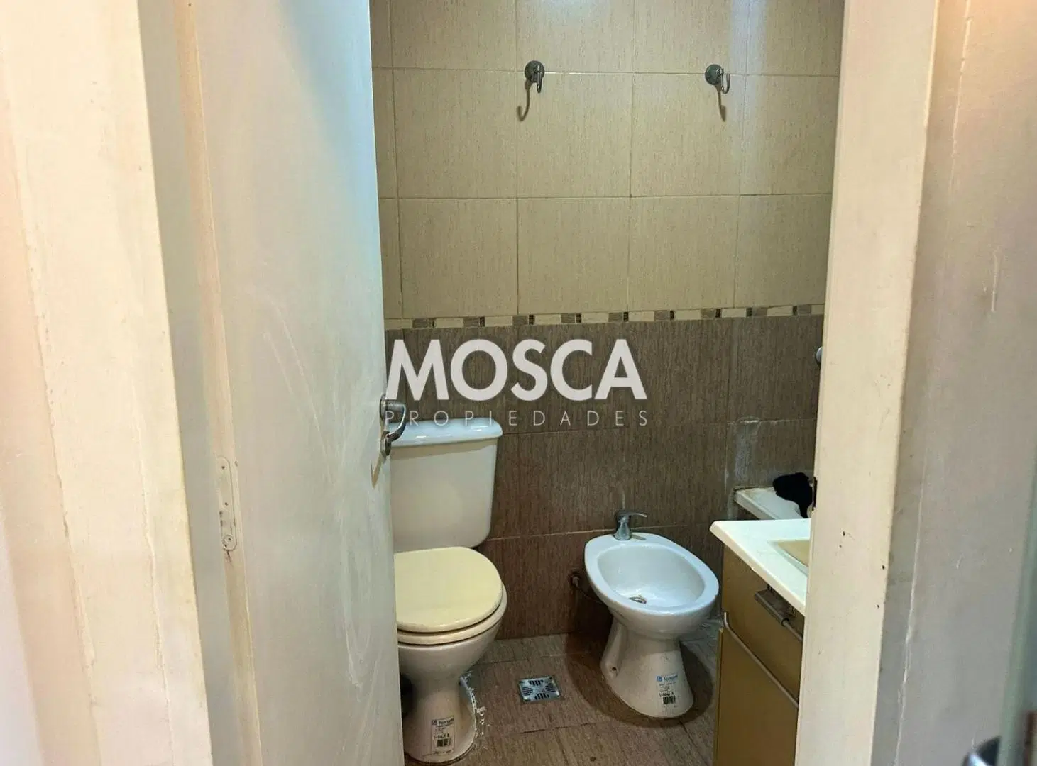vendo en complejo cerrado Departamento en Moreno 5