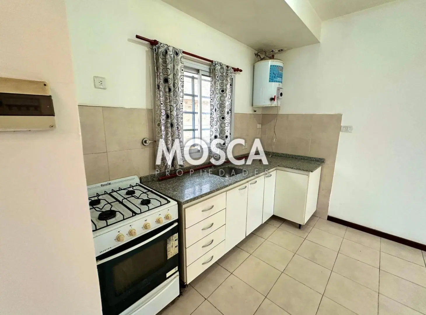 vendo en complejo cerrado Departamento en Moreno 3