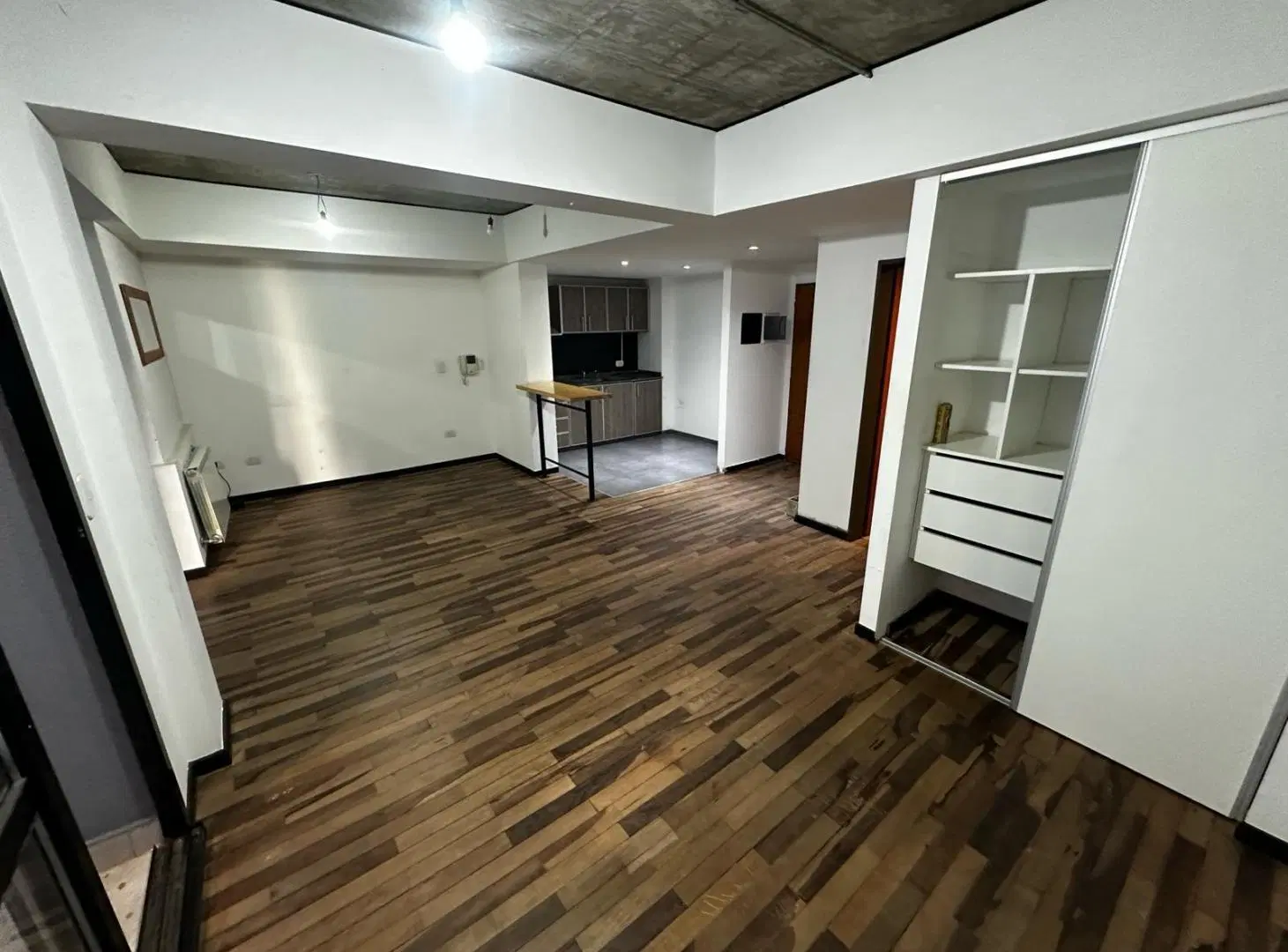 Departamento dos ambientes moderno Moreno centro 3