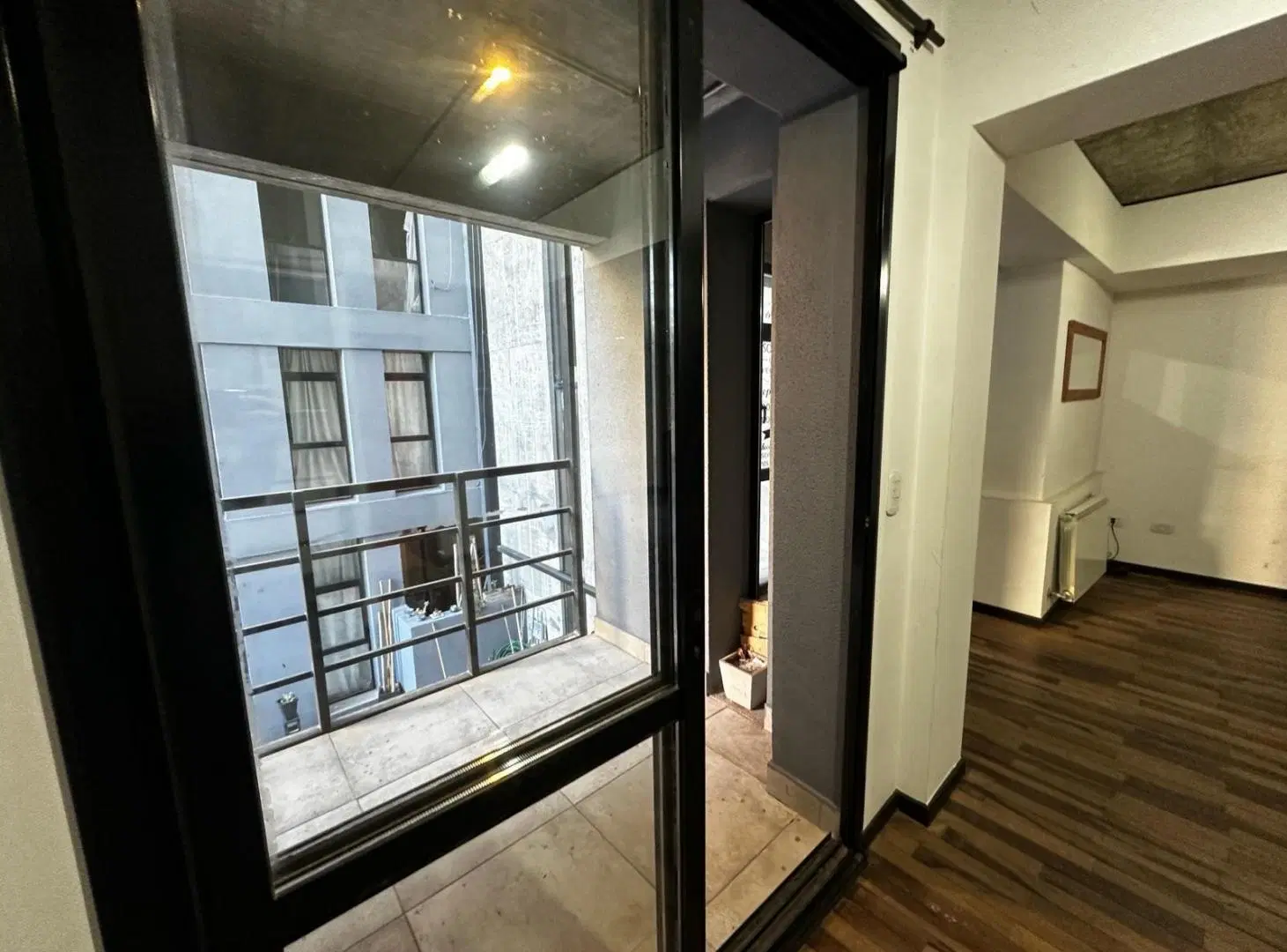 Departamento dos ambientes moderno Moreno centro 5
