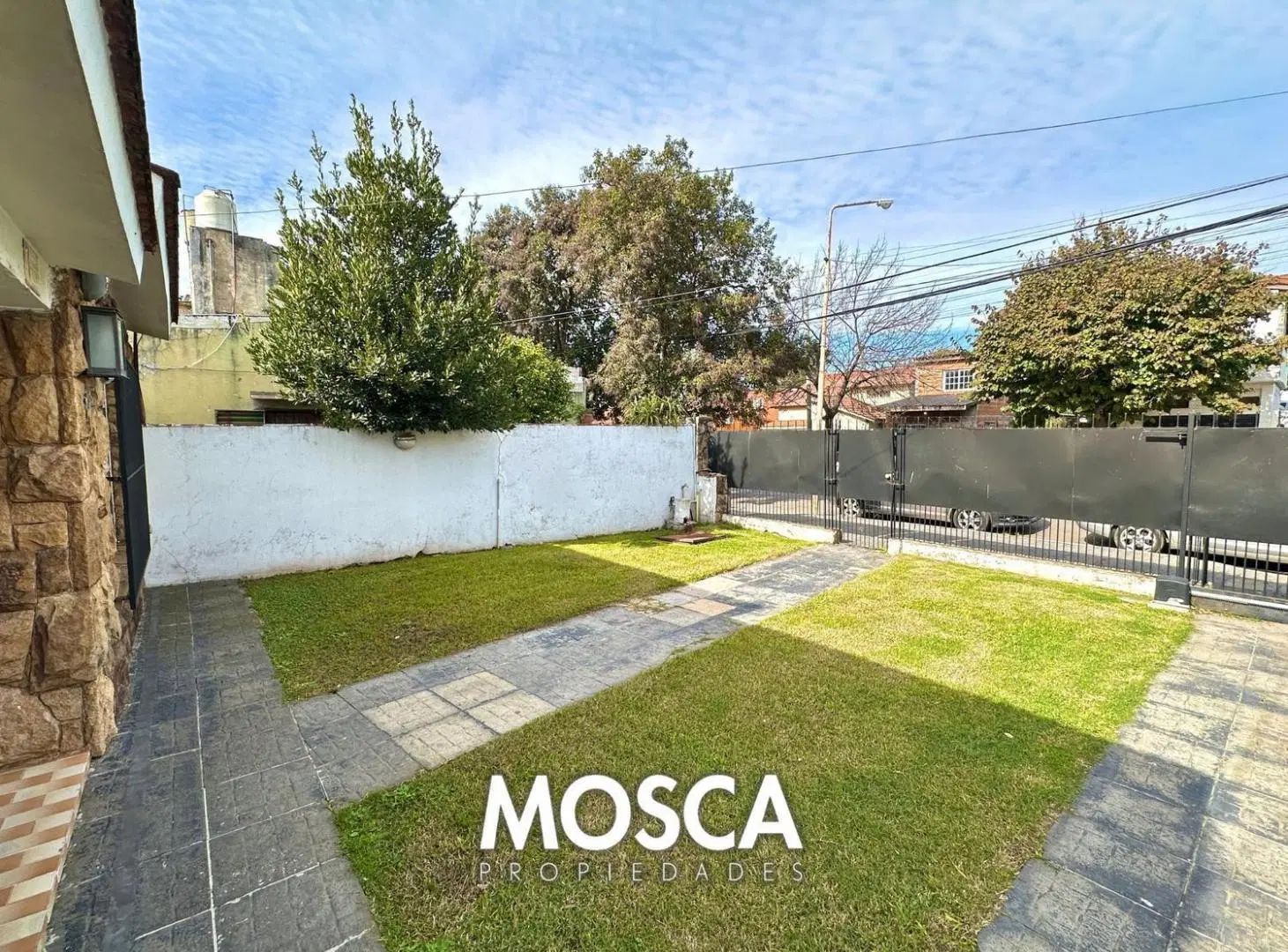 Casa moderna en venta con Galpón MORENO 4