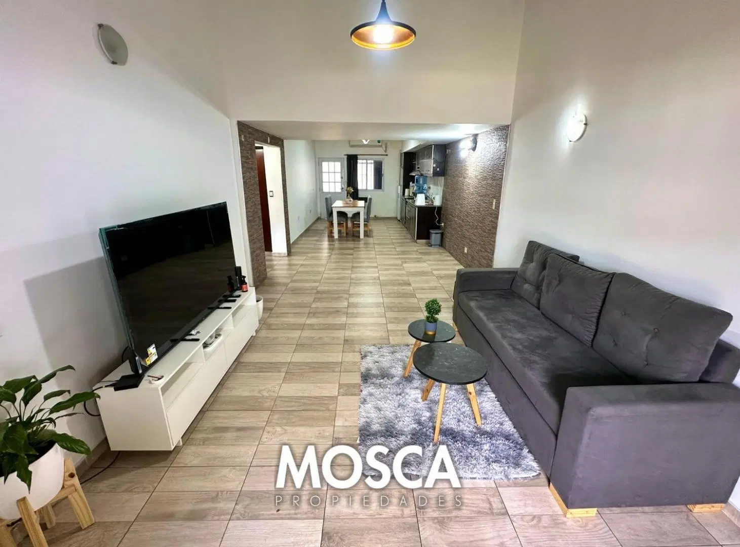 Casa moderna en venta con Galpón MORENO 2