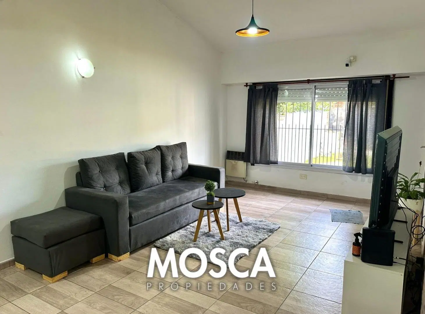 Casa moderna en venta con Galpón MORENO 5