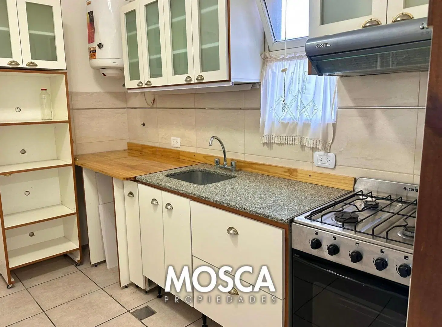 EN VENTA DOS AMBIENTES CON COCHERA MORENO CENTRO 4