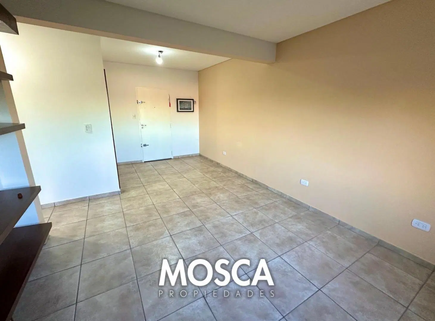 EN VENTA DOS AMBIENTES CON COCHERA MORENO CENTRO 5