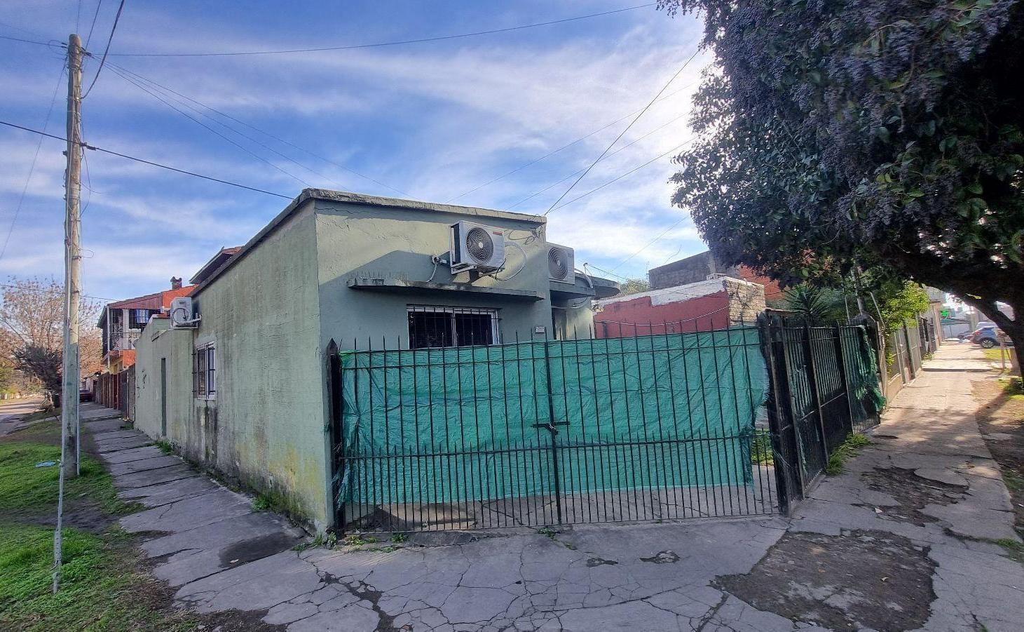Foto de Vendo 2 casas sobre amplio lote Moreno zona oeste, imagen 1