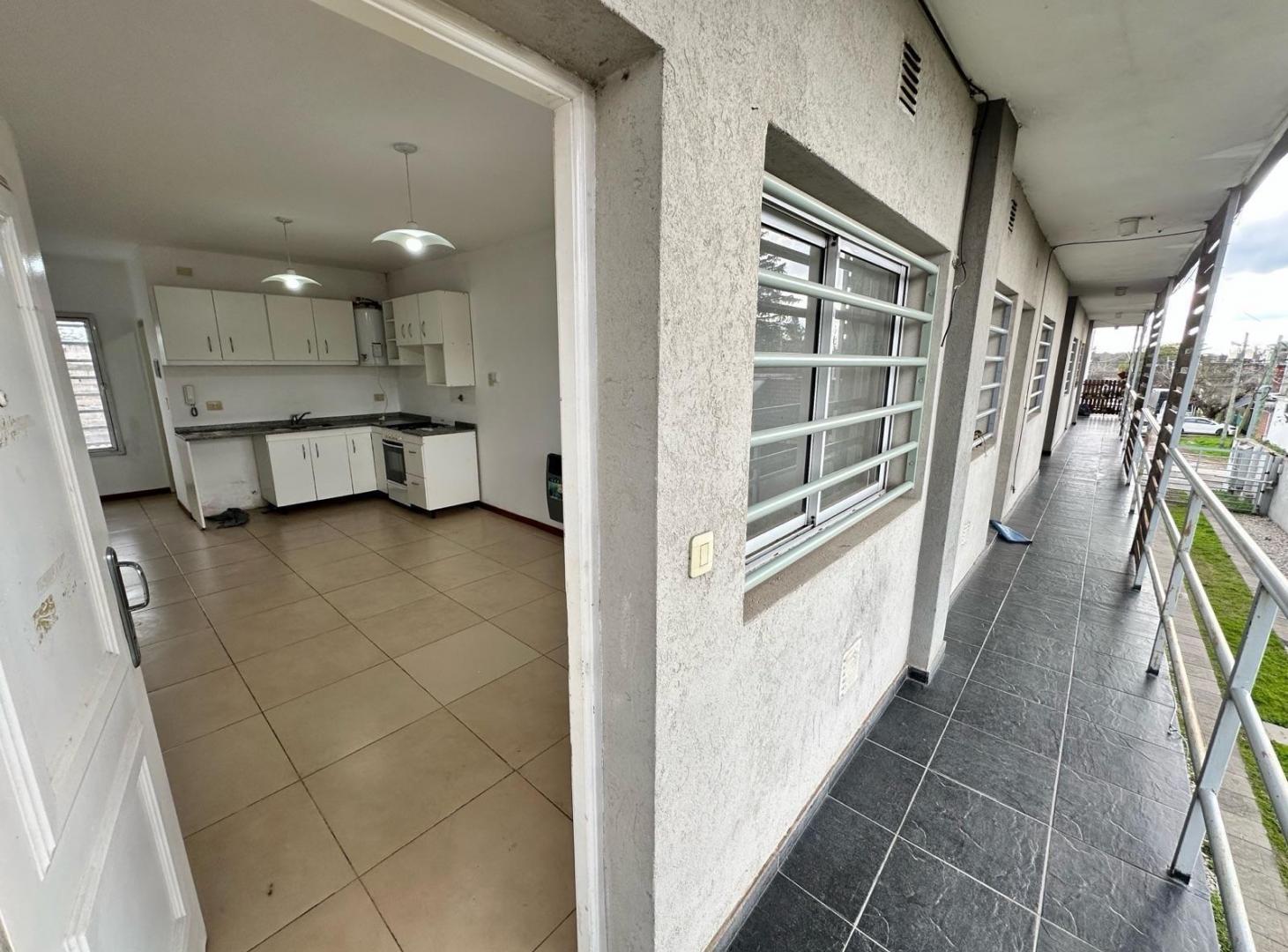 Foto de Departamento 3 ambientes con cochera - Moreno, imagen 3