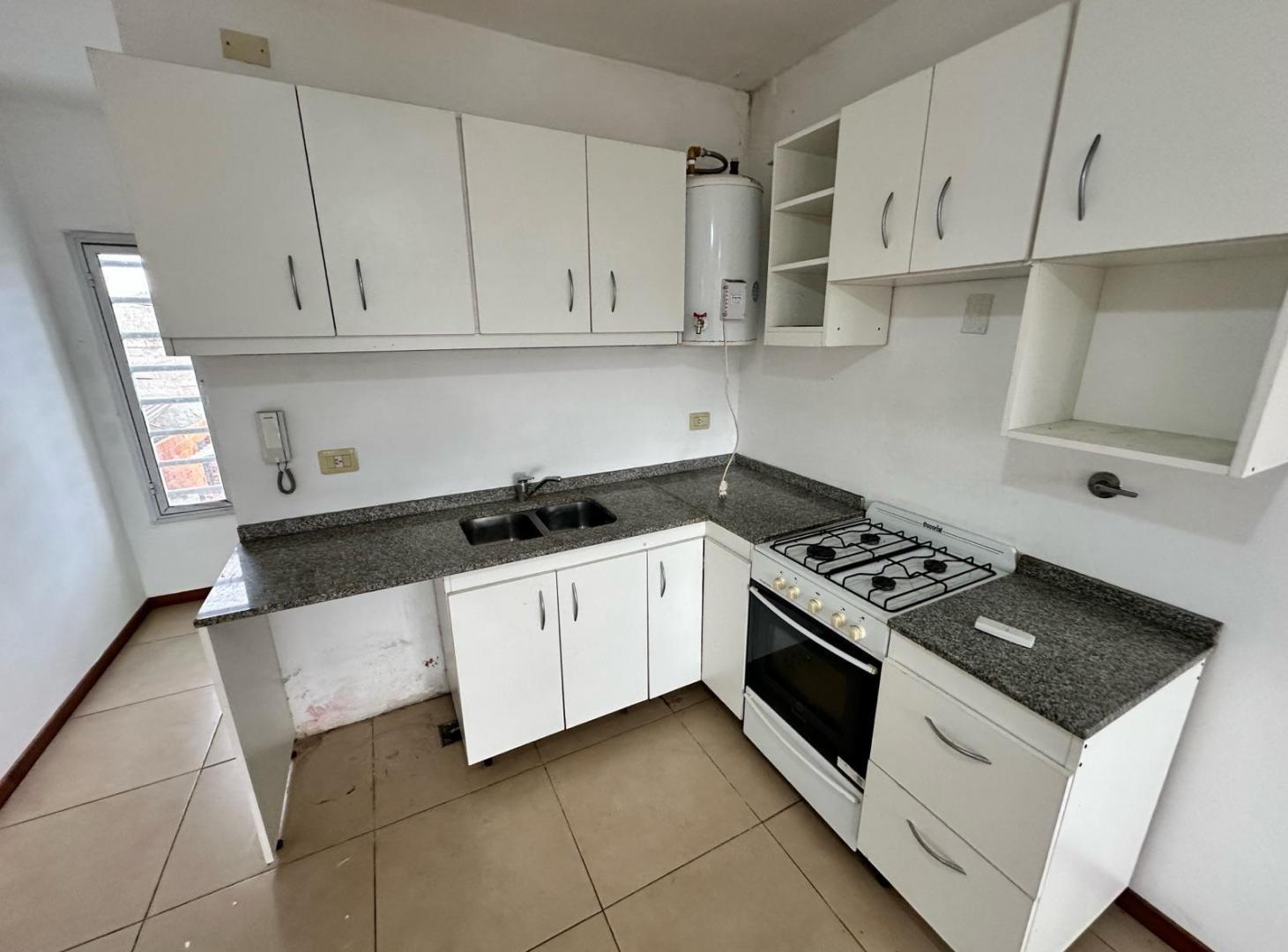 Foto de Departamento 3 ambientes con cochera - Moreno, imagen 2