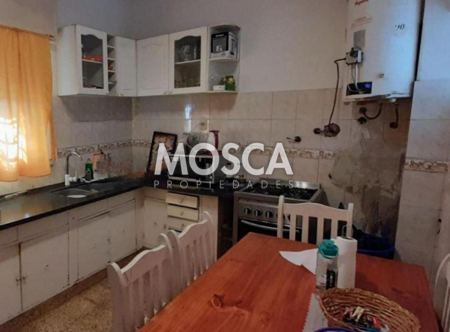 Foto de CASA EN VENTA OPORTUNIDAD ZONA OESTE, imagen 3