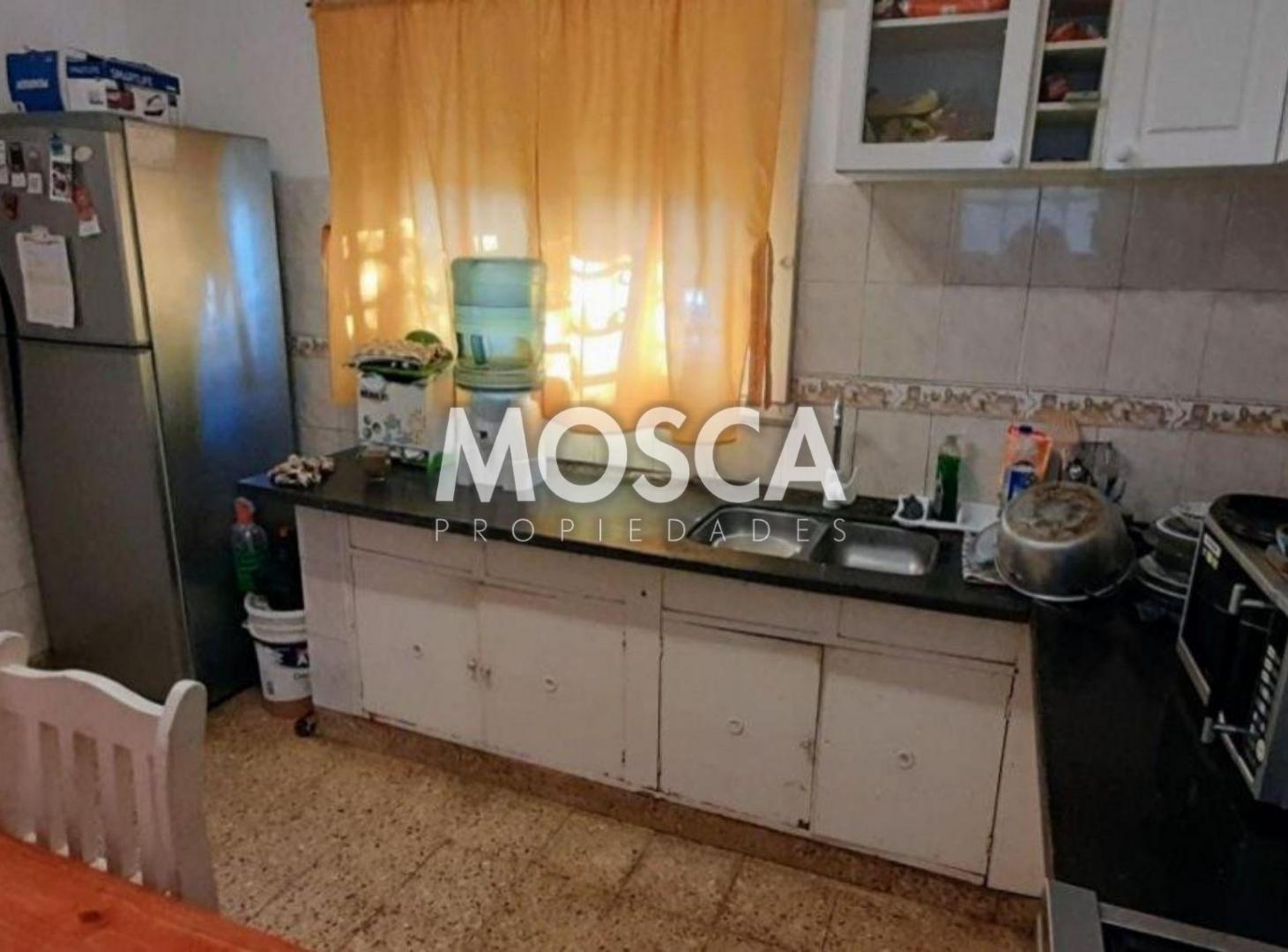 Foto de CASA EN VENTA OPORTUNIDAD ZONA OESTE, imagen 2