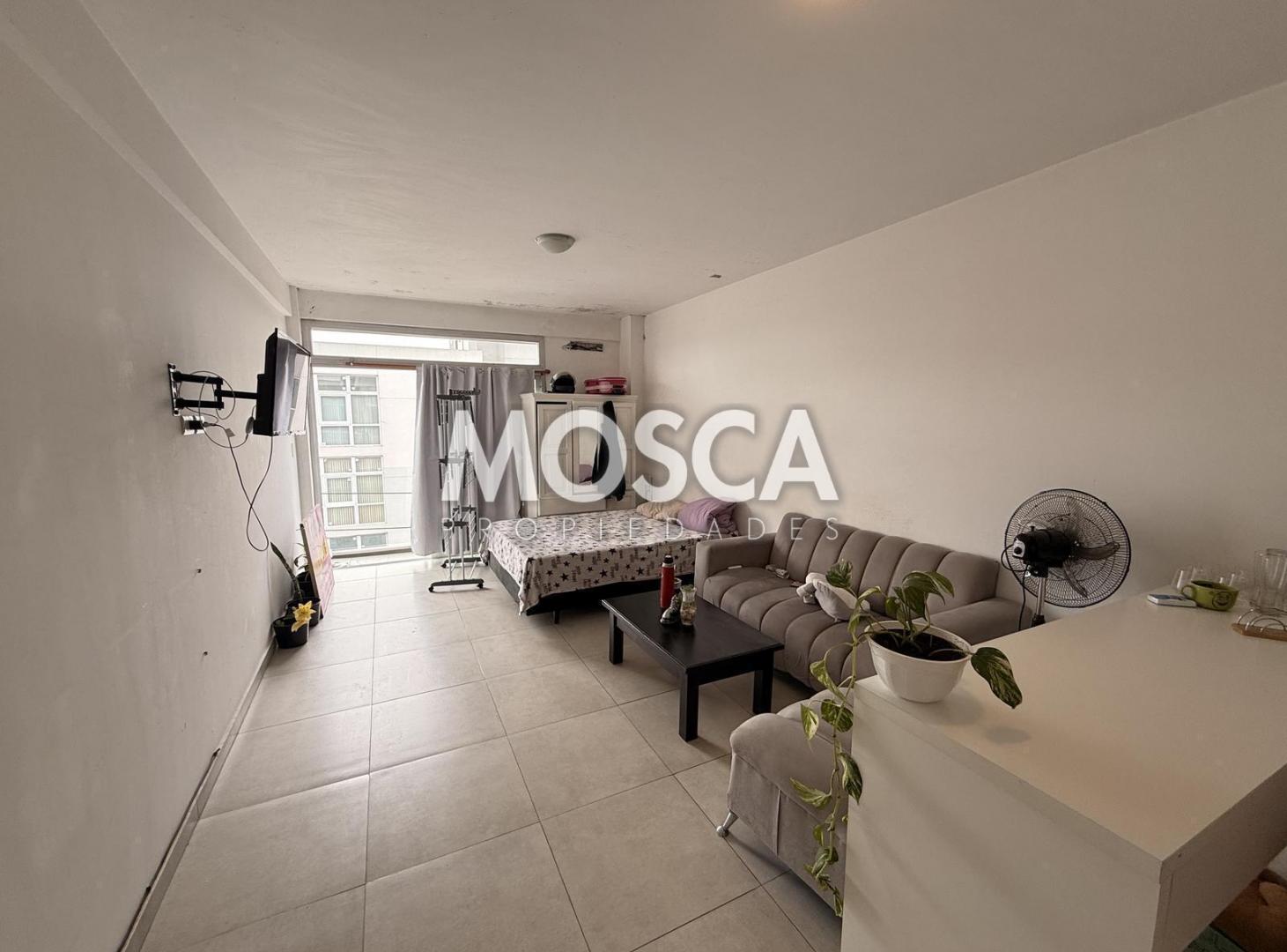 Foto de Monoambiente con cochera en venta Moreno centro, imagen 1