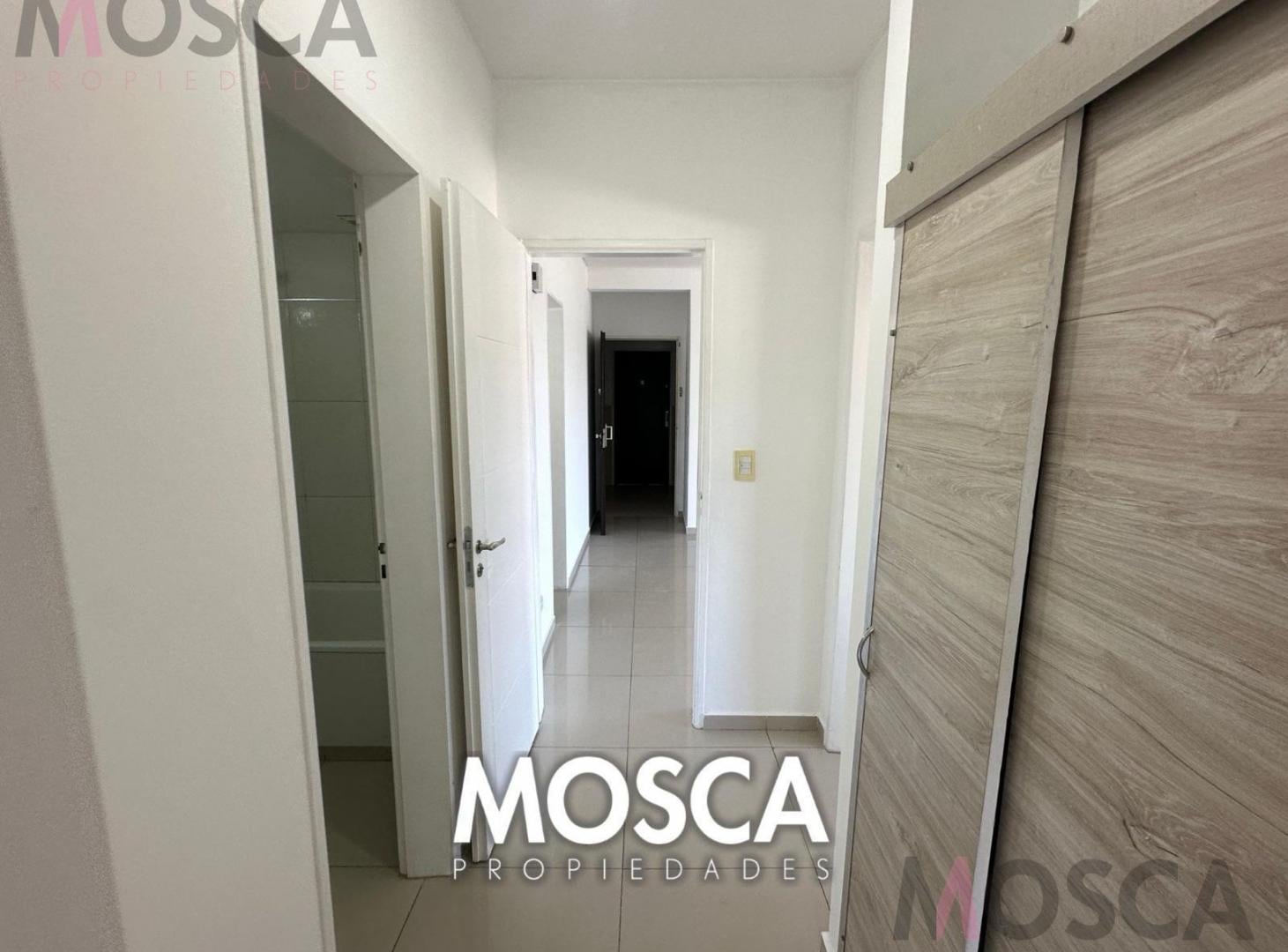 Foto de En venta 3 ambientes en Torres de Moreno. Cochera, imagen 4