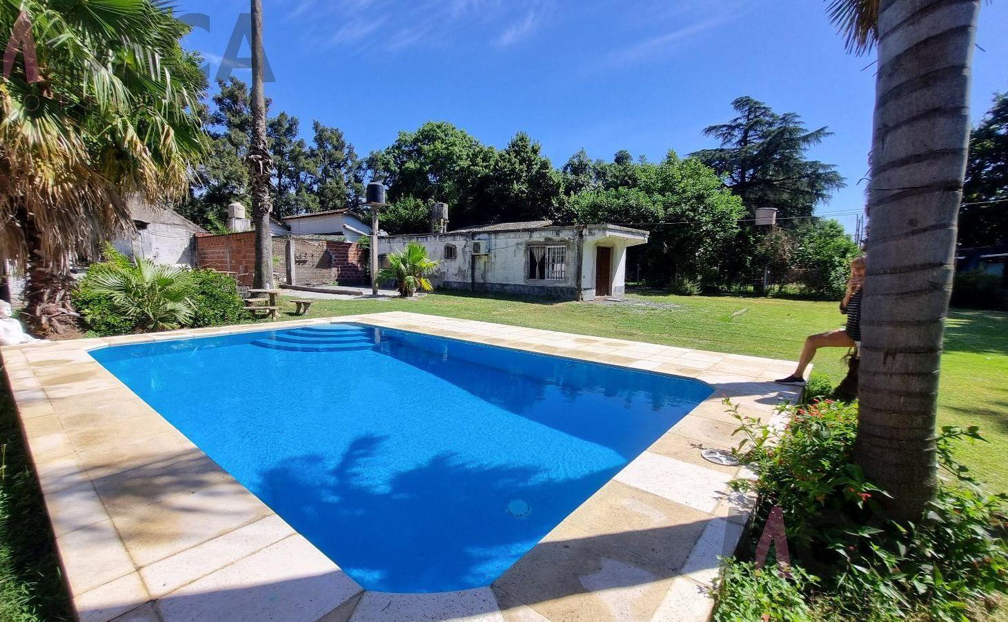 Foto de Quinta en venta con piscina parque- Moreno, imagen 2
