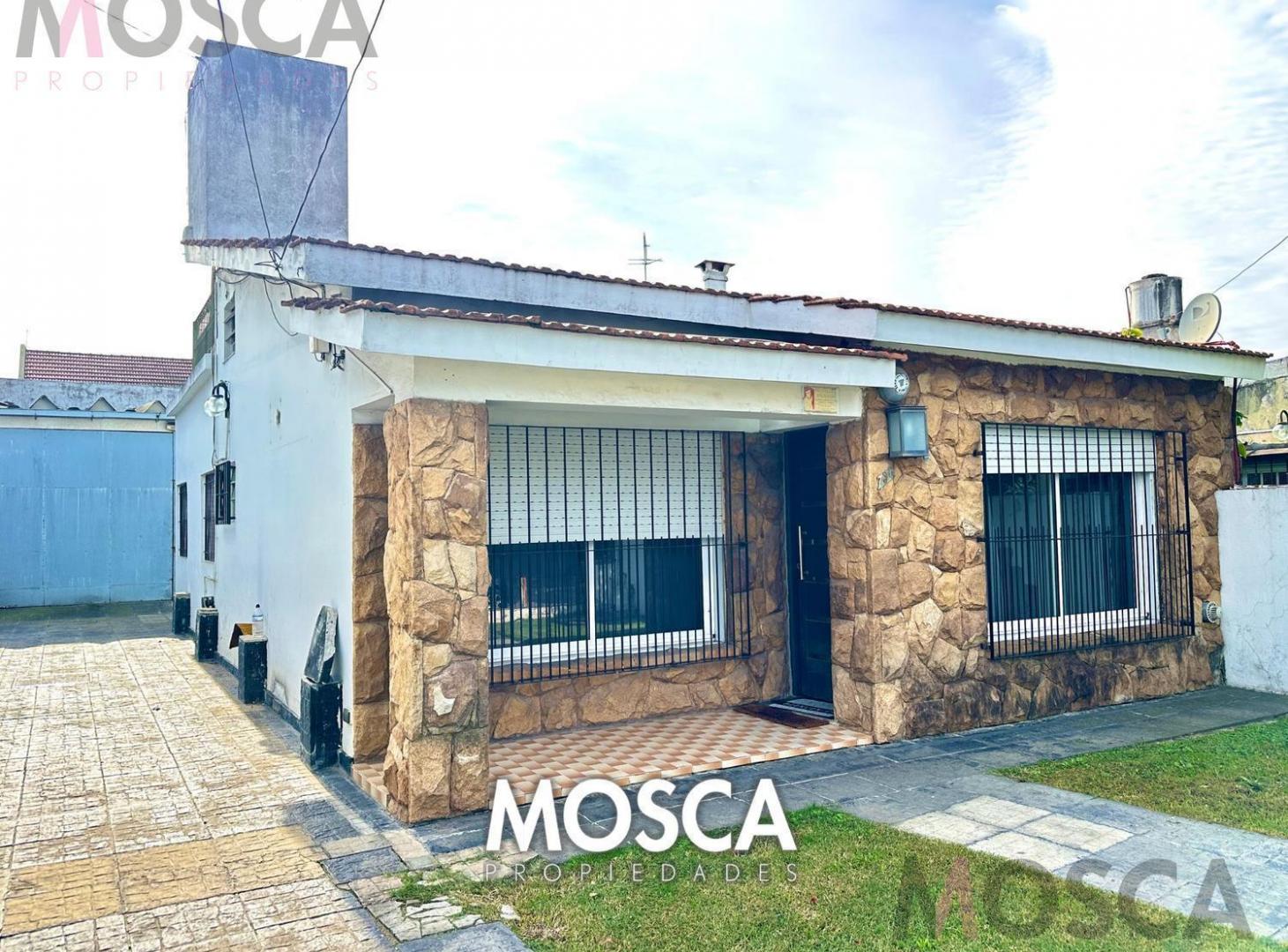Foto de Casa moderna en venta con Galpón MORENO, imagen 2