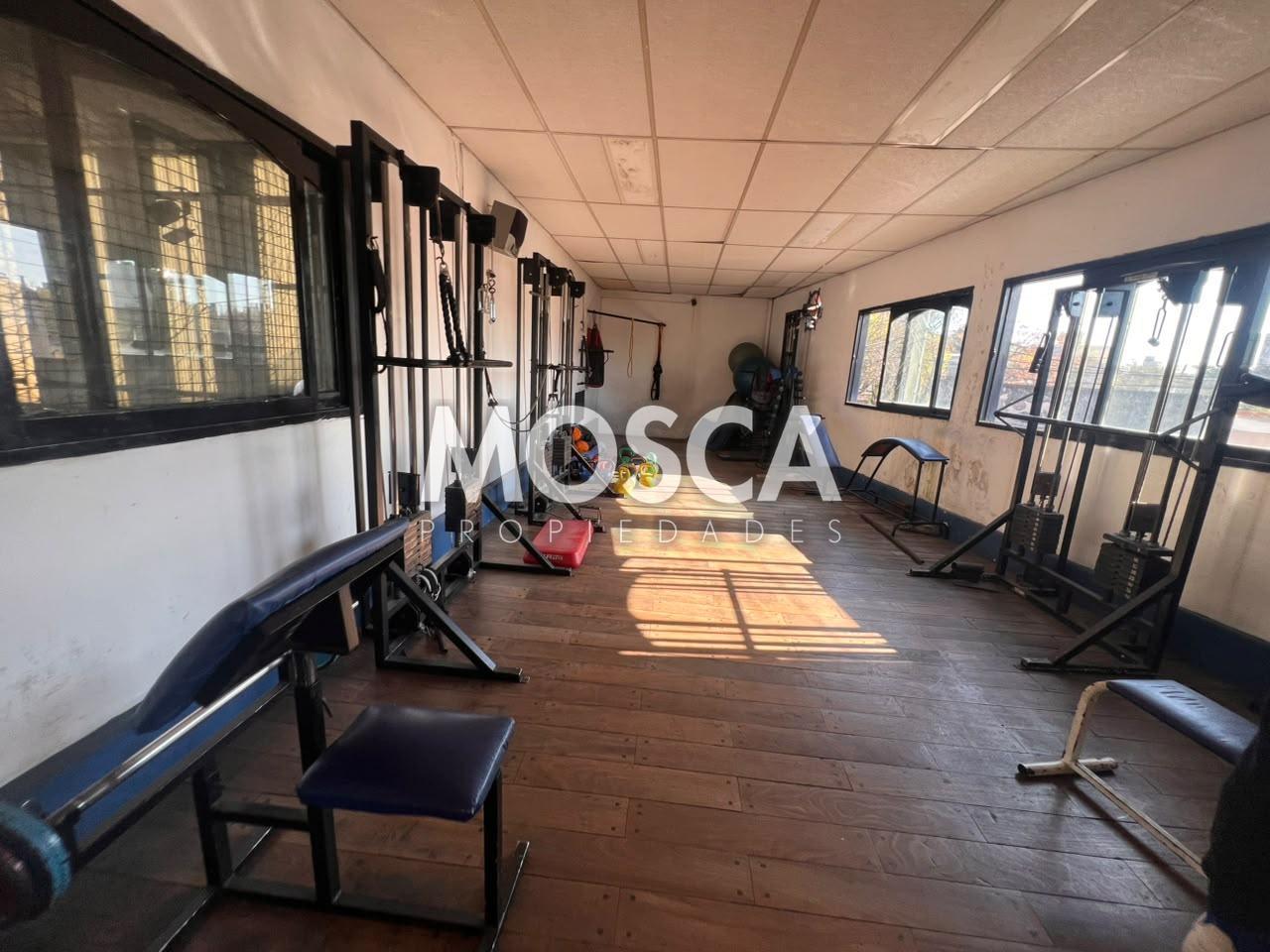 Foto de vendo ideal inversor importante esquina Galpón gran terreno y casa, imagen 4