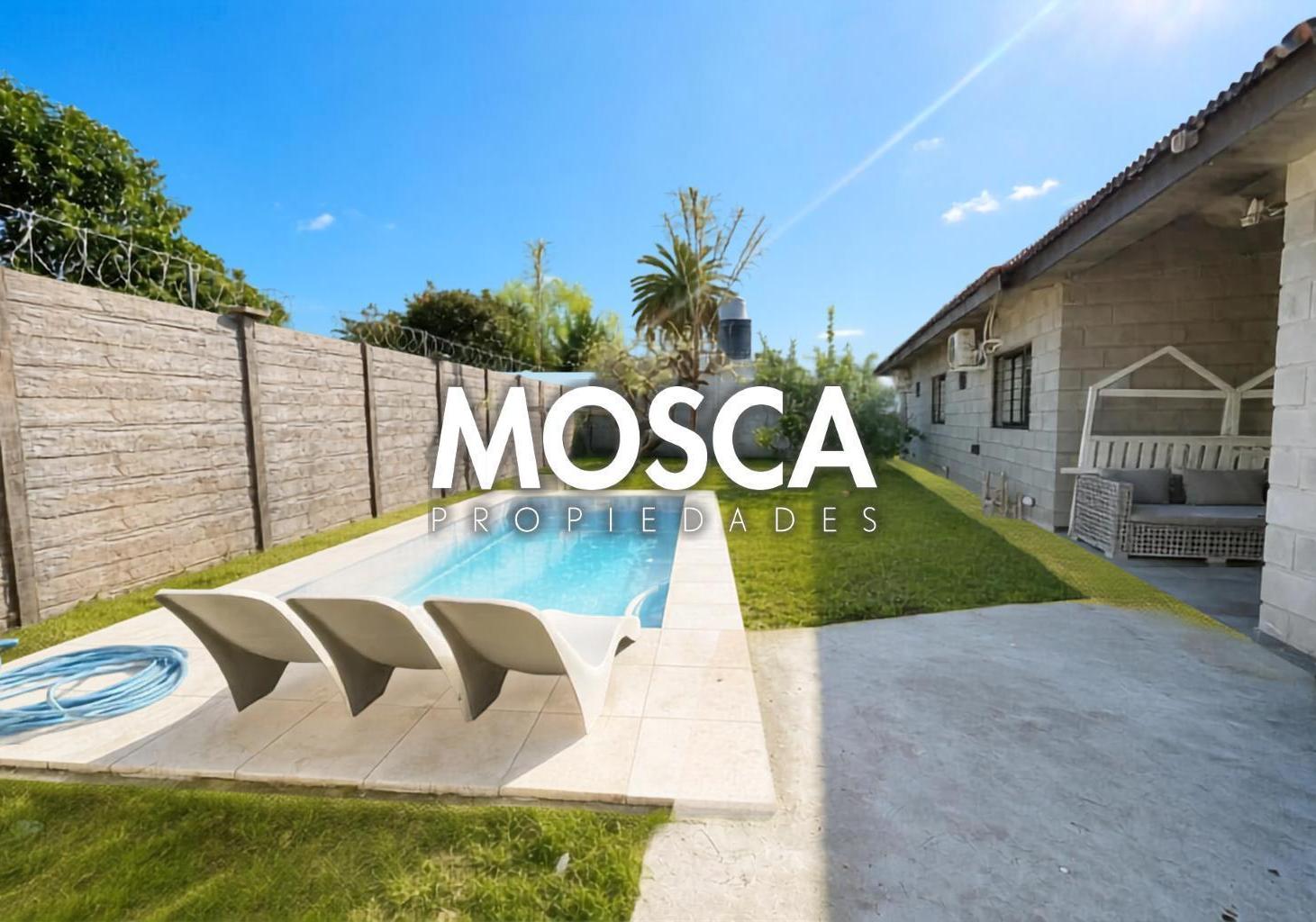 Foto de Casa con pileta parque Francisco Alvarez, imagen 1