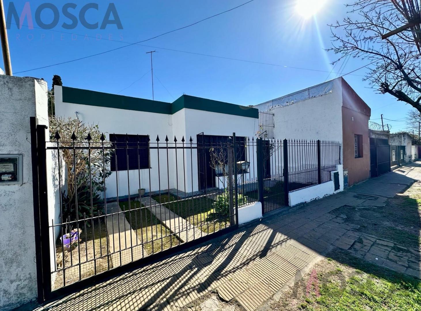 Foto de Casa en venta Moreno centro PERMUTA, imagen 2