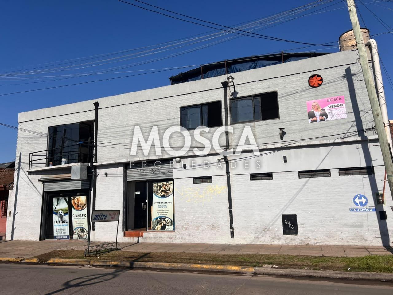Foto de vendo ideal inversor importante esquina Galpón gran terreno y casa, imagen 1