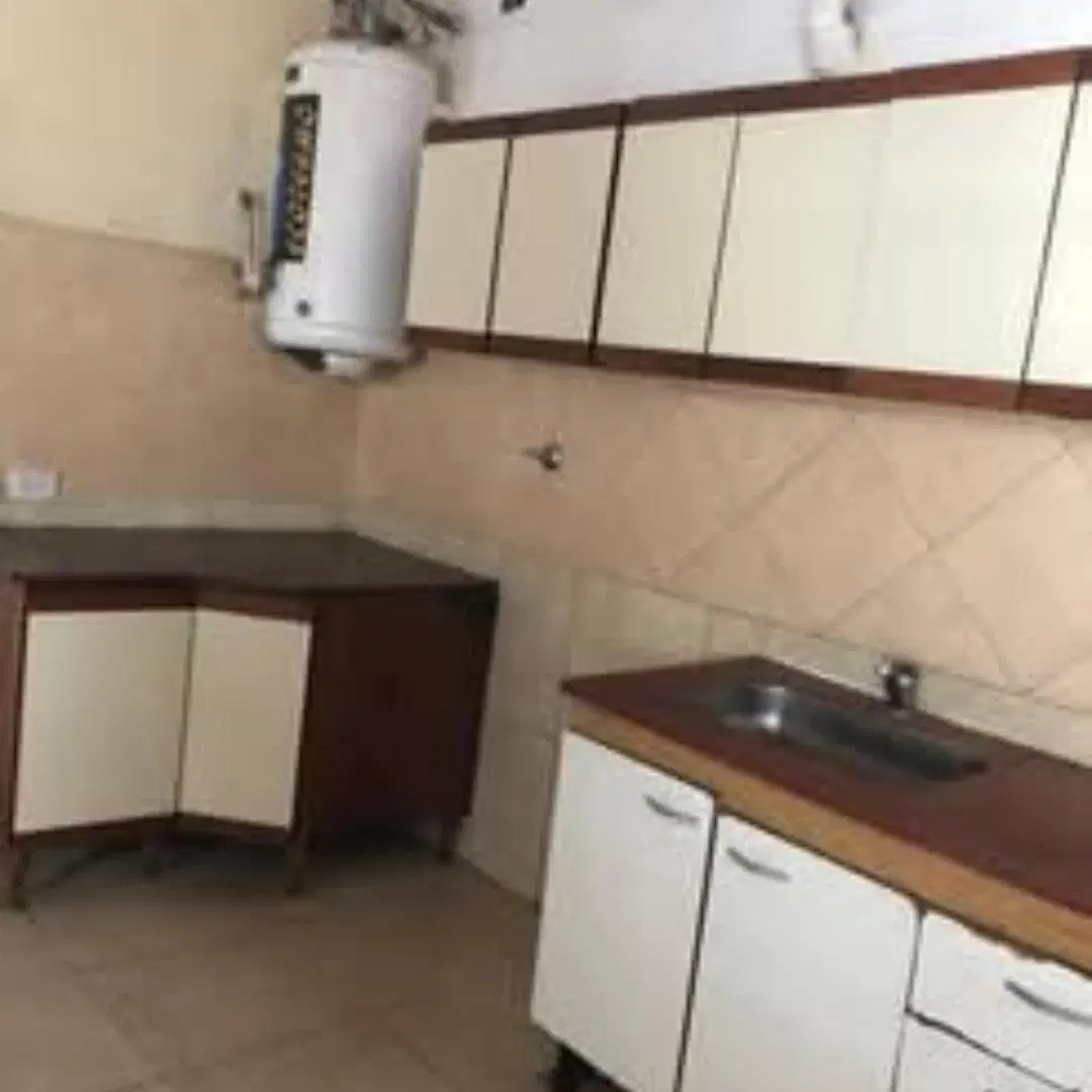 Casa amplia tres habitaciones Castelar sur 4
