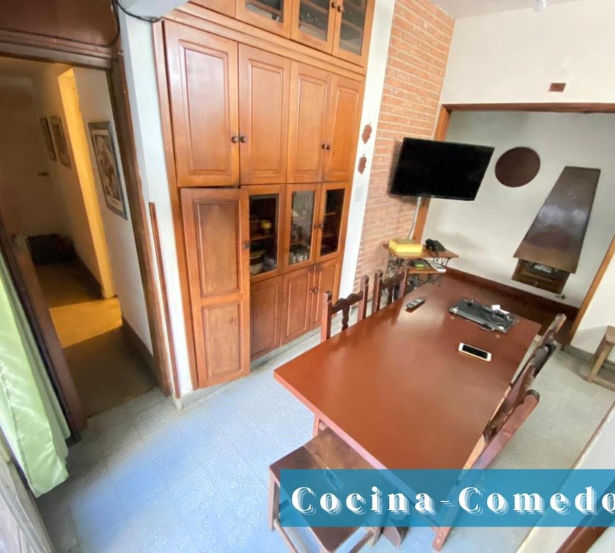 Bajo de Precio Casa 4 Ambientes C/cochera C/jardin Pileta 1