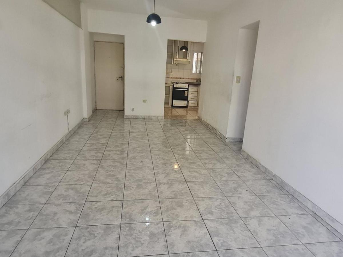 Departamento 4 Ambientes C/ Cochera S. Martin Centro 4