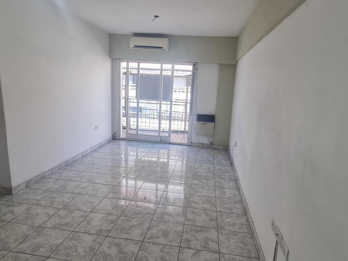 Departamento 4 Ambientes C/ Cochera S. Martin Centro 5