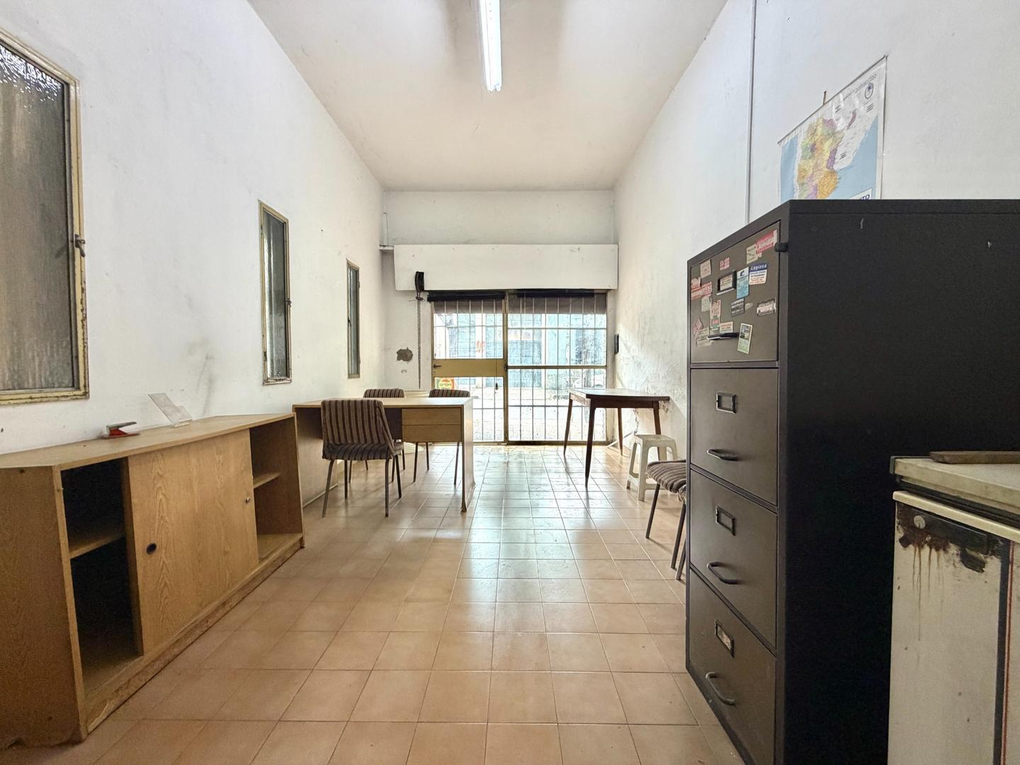 Foto de VENTA PH 4 AMBIENTES CON COCHERA, LOCAL Y TERRAZA, imagen 2