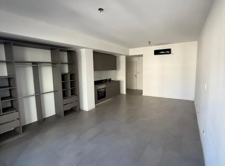 Amplio Monoambiente con balcón 2