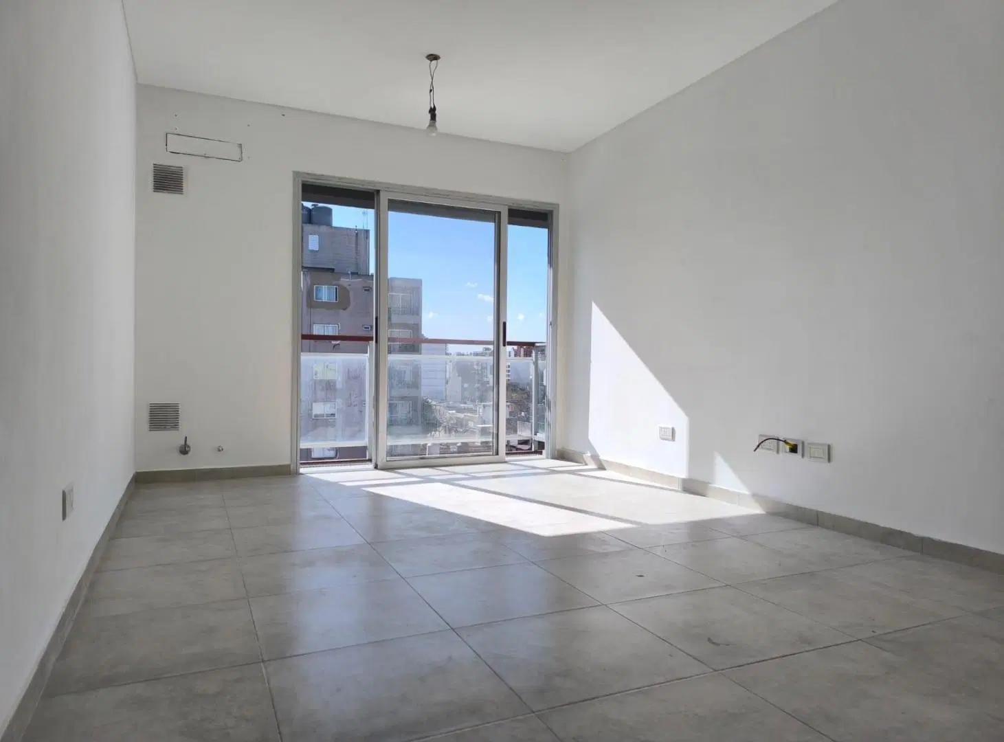 Departamento en alquiler en Moron 2 amb con cochera 1