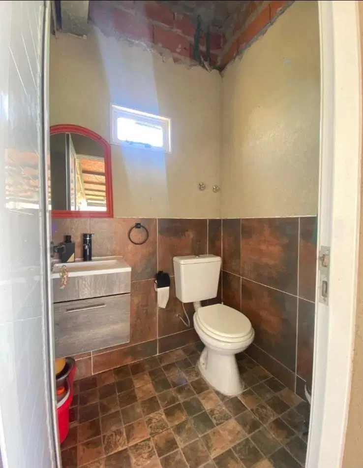 Casa en Venta 3 ambientes con parrilla y pileta 4