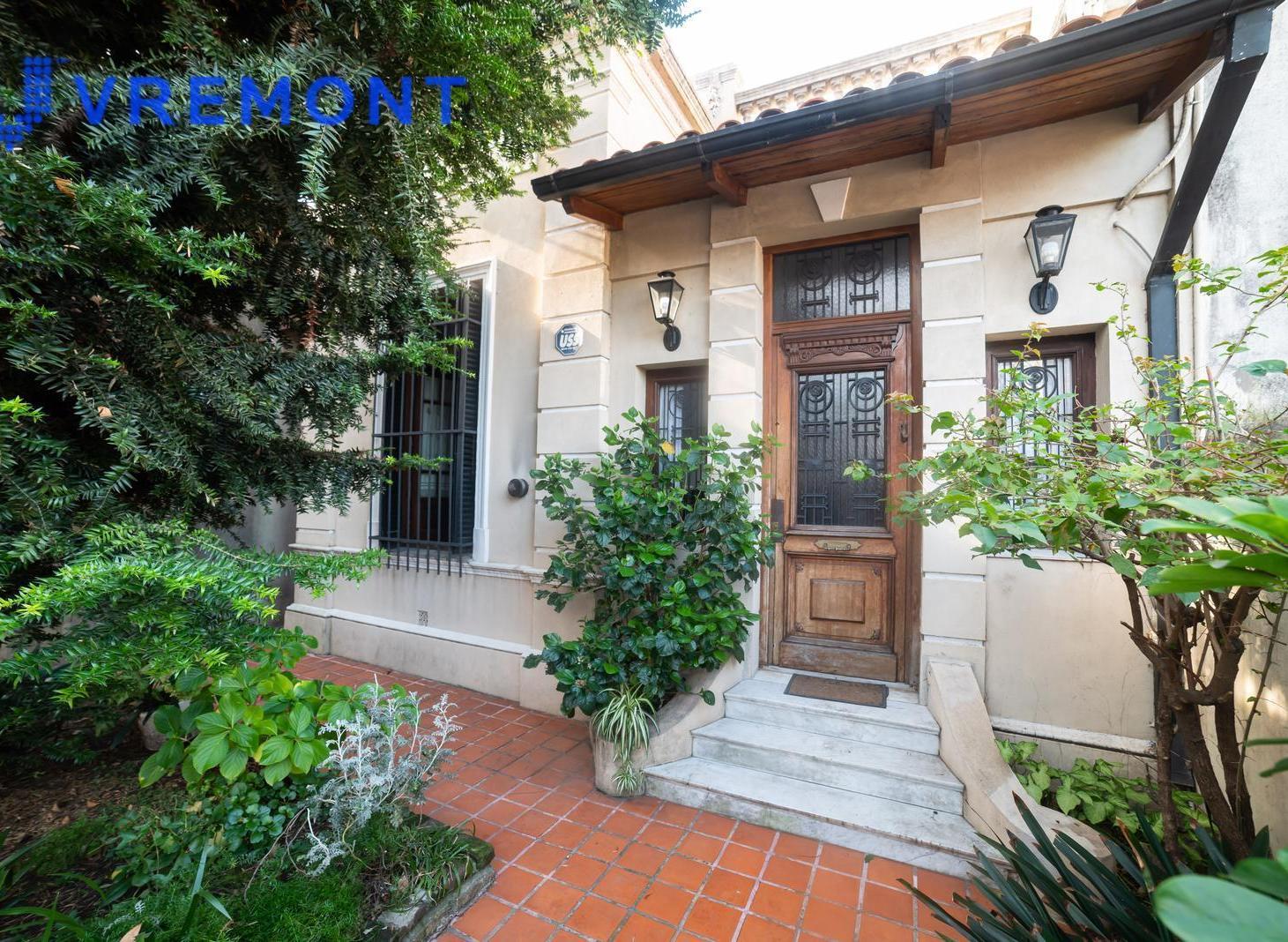 ****NUEVO VALOR****Casa en Venta 5 ambientes en Flores con QUINCHO Y JARDÍN =)