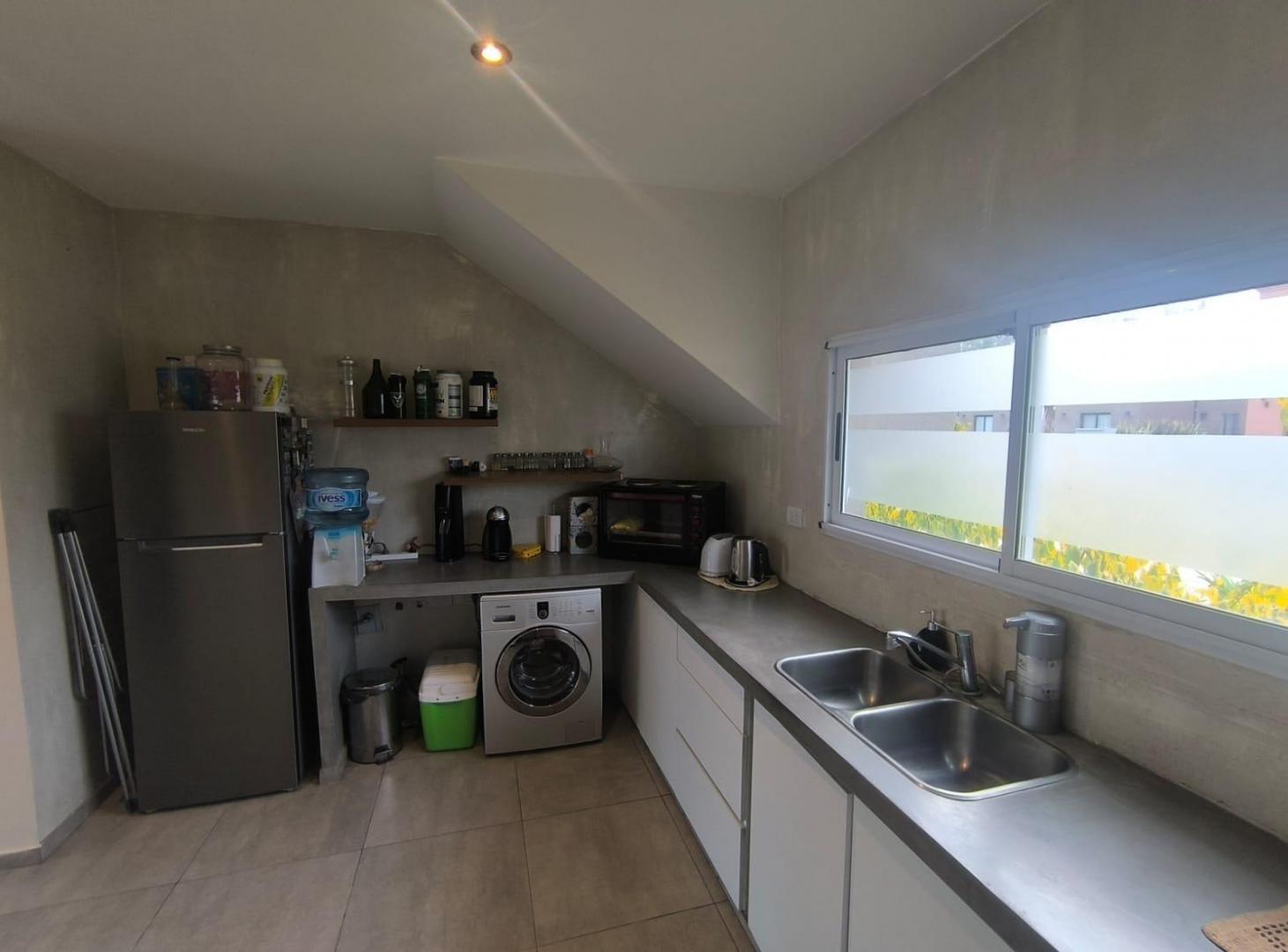 Foto de Casa en Alquiler en lote interno Barrio Privado Alvarez del Bosque, imagen 1