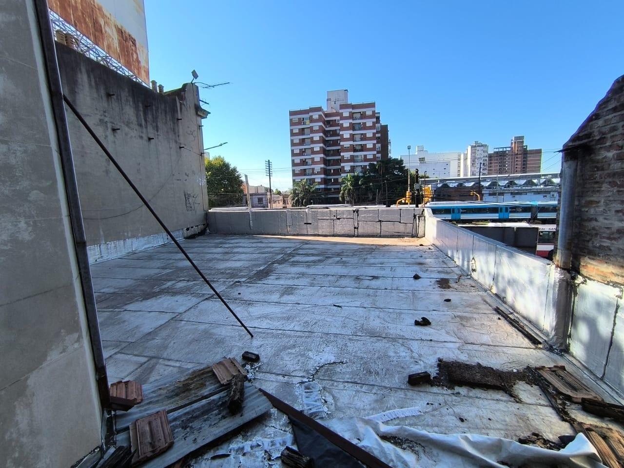 Foto de Dos lotes con local comercial y estac sobre Av. Rivadavia, imagen 4