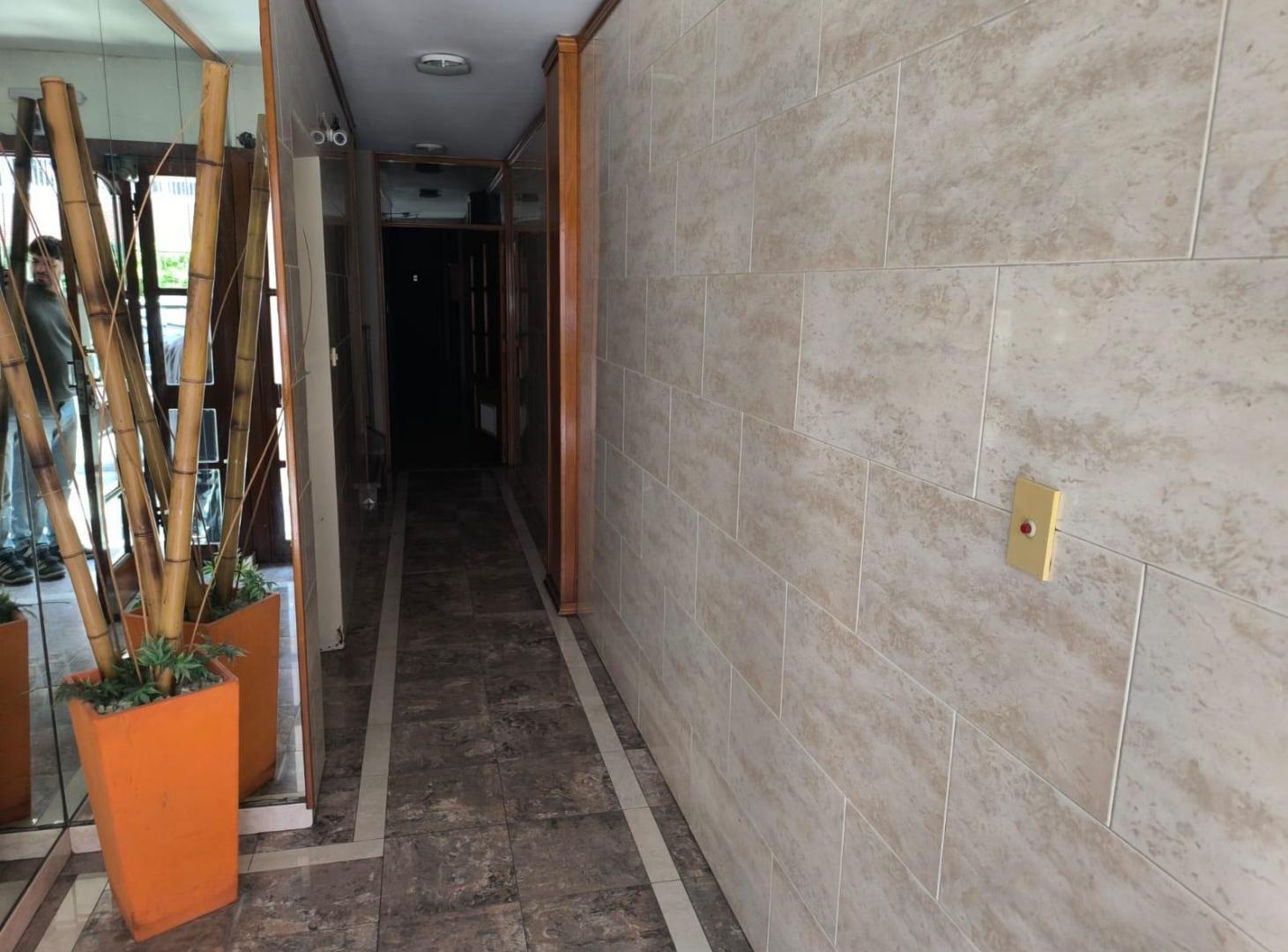 Foto de Departamento por Escalera 3 amb amplio, imagen 3